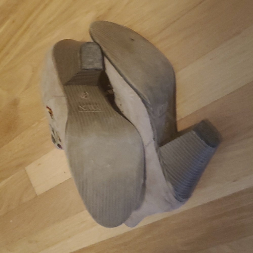 Booties - Picture 4 of 4